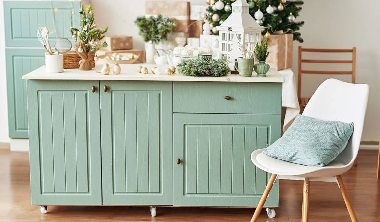 Holiday Cabinet Makeover: Transform Your Kitchen Before Guests Arrive