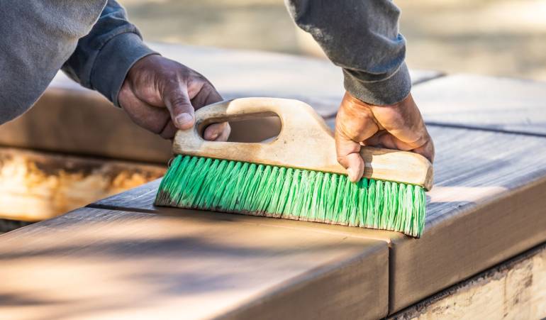 Deck Maintenance Mistakes That Shorten the Life of Outdoor Structures