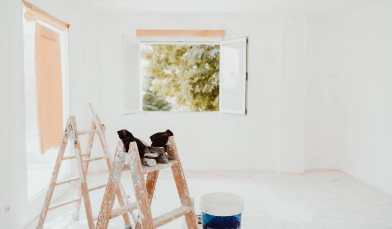 Why Your Home’s Paint Keeps Peeling: 7 Causes Homeowners Should Know